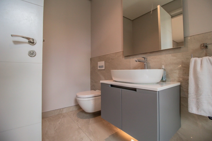 To Let 4 Bedroom Property for Rent in Camps Bay Western Cape